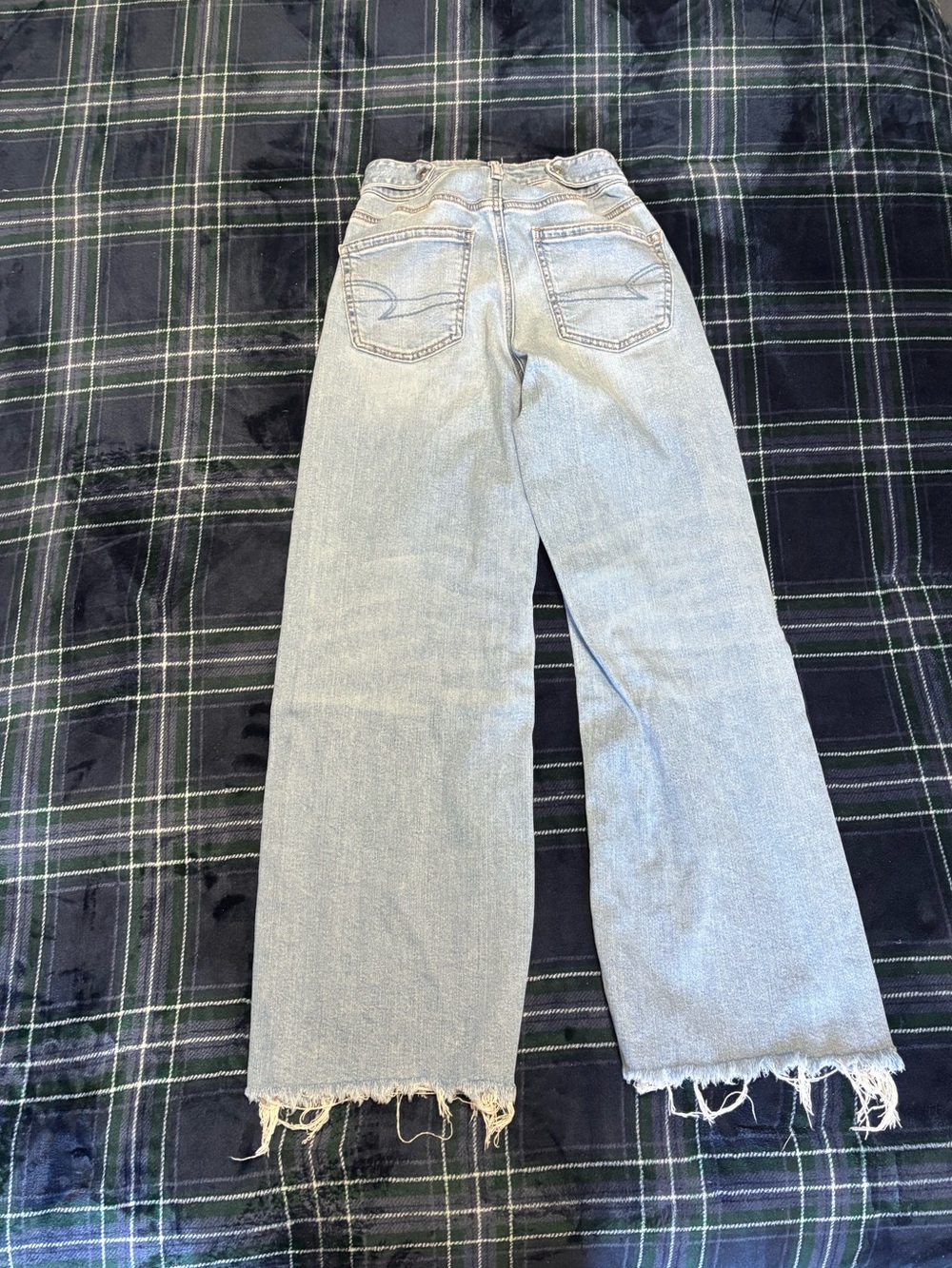 American Eagle light wash super high rise baggy jeans. Size 000 short. - Picture 2 of 9